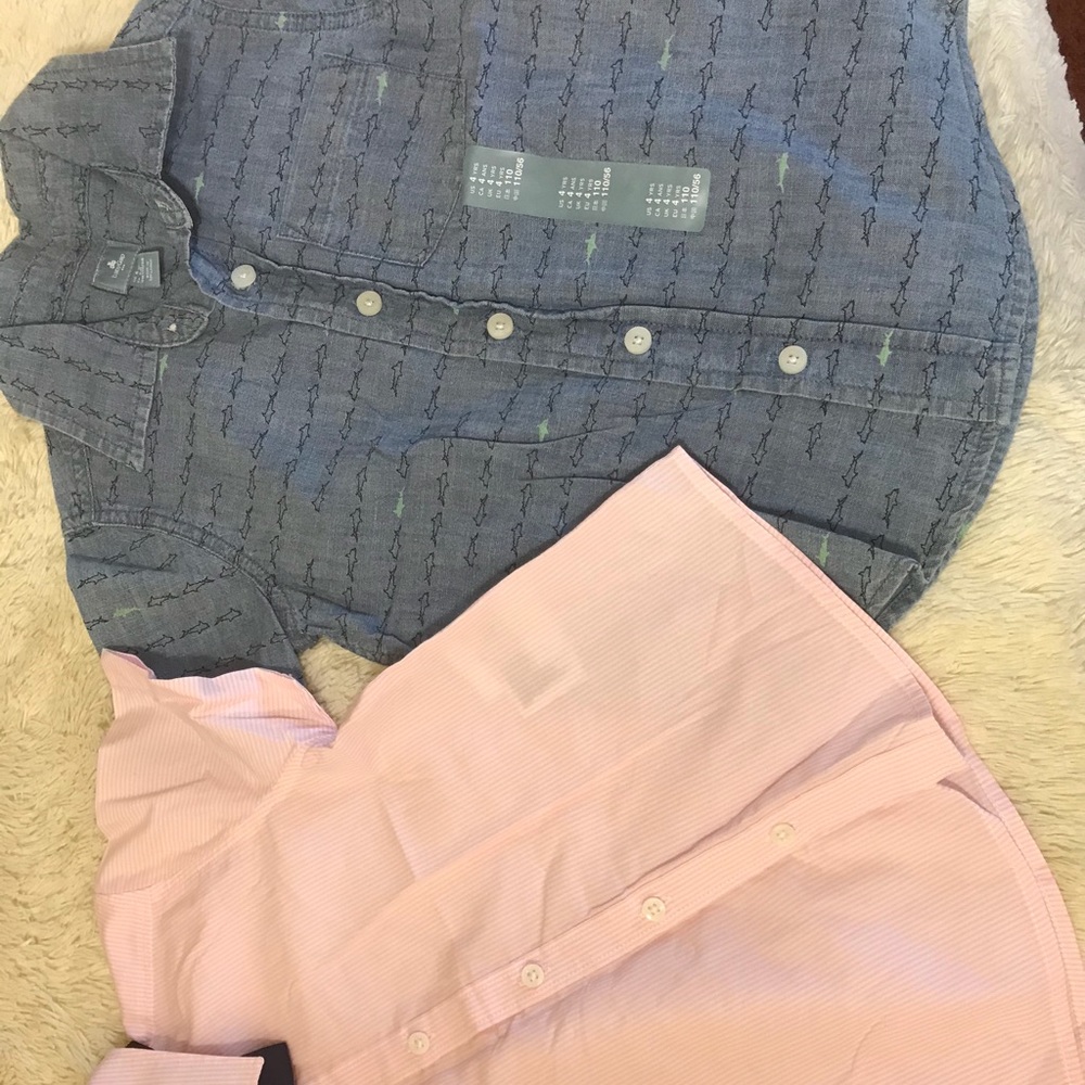 2-Boys short sleeved button down shirts 3-4T